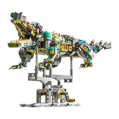 Mechanical Crocodile – MJI 13056 motorised building set – assembled mechanical crocodile on its stand, on a white background