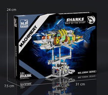 Mechanical Shark – MJI 13054 motorised building set – front of the retail box with box dimensions (31 x 24 x 7.5 cm)