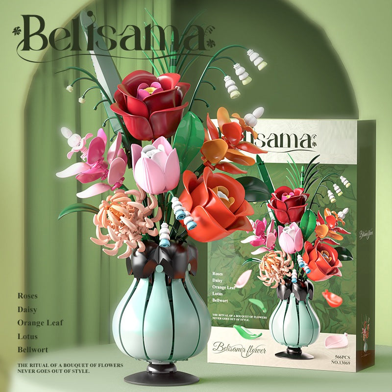 Pandora Bouquet – MJI 13069 botanical building set – retail box behind the assembled bouquet