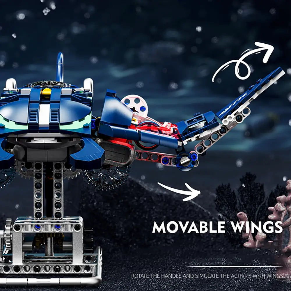 Mechanical Manta Ray – MJI 13057 motorised building set – side view with arrows showing the movable wings