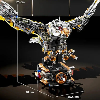 Mechanical Eagle – MJI 13084 motorised building set – eagle with dimension lines (25 cm tall, 36.5 x 26 cm), black background