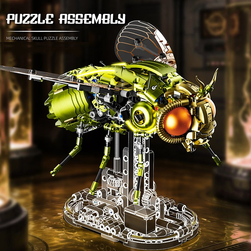 Mechanical Fly – MJI 13153 motorised building set – assembled fly with loose building pieces