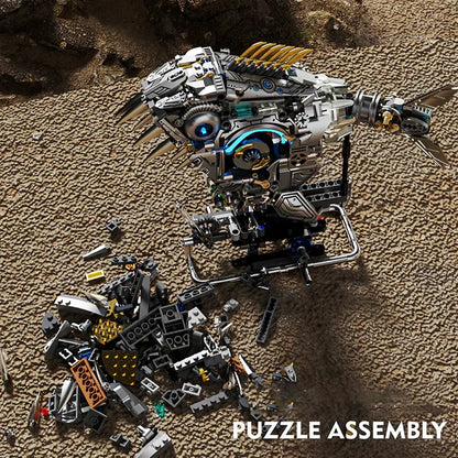 Mechanical Piranha – MJI 13092 motorised building set – piranha with a pile of loose parts beside it