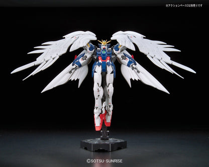 GUNDAM - Model Kit - Real Grade - Wing Gundam Zero EW - 13 CM