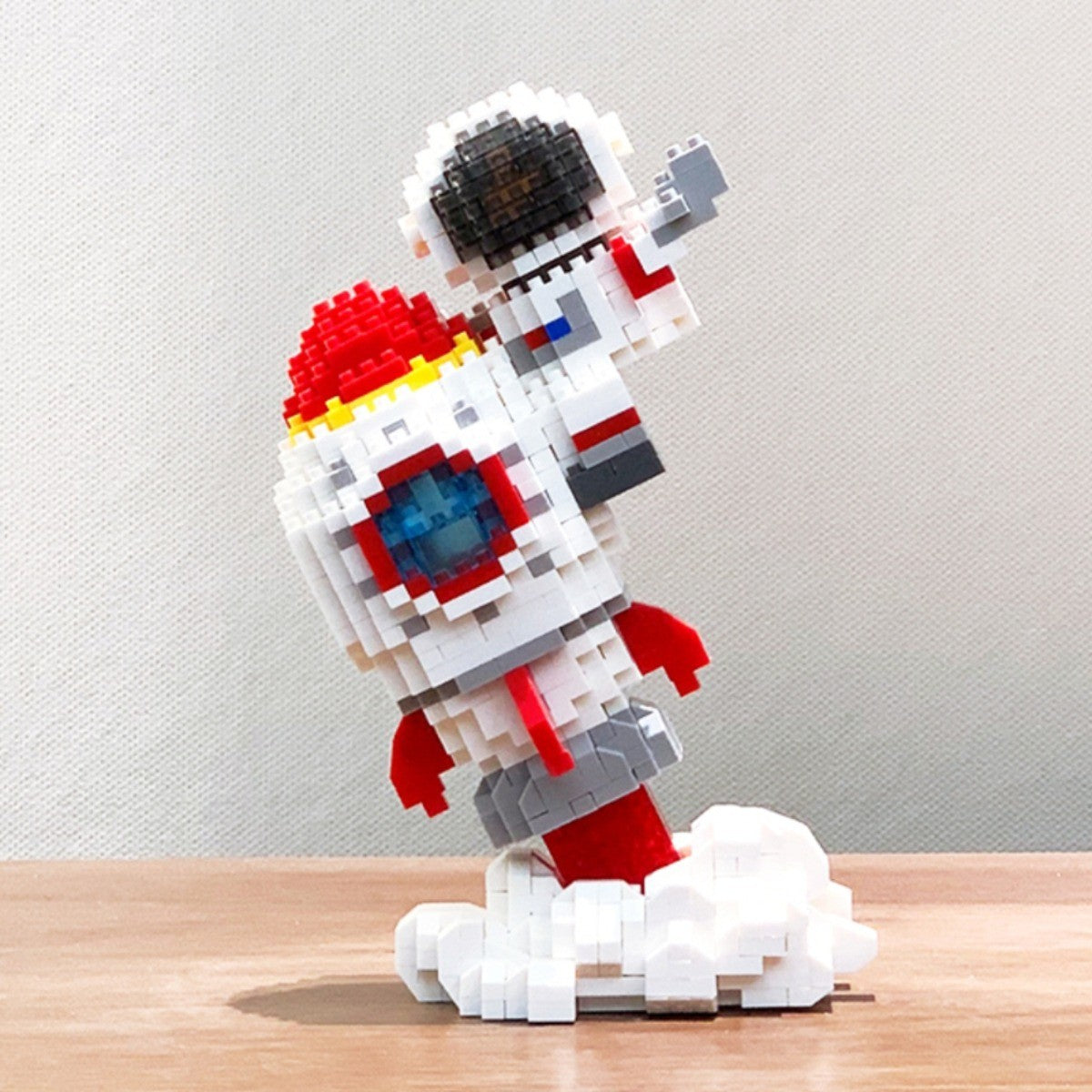 Balody 18362 Astronaut with Rocket – on a table