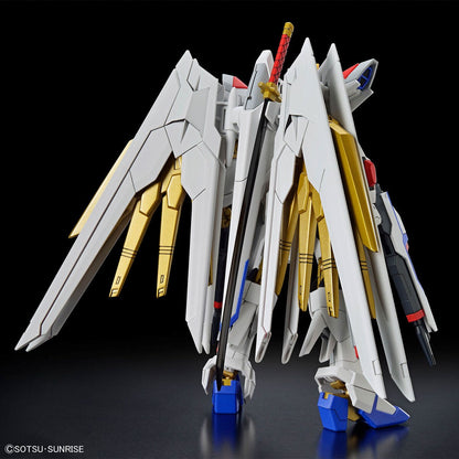 HG Mighty Strike Freedom Gundam – Bandai – rear