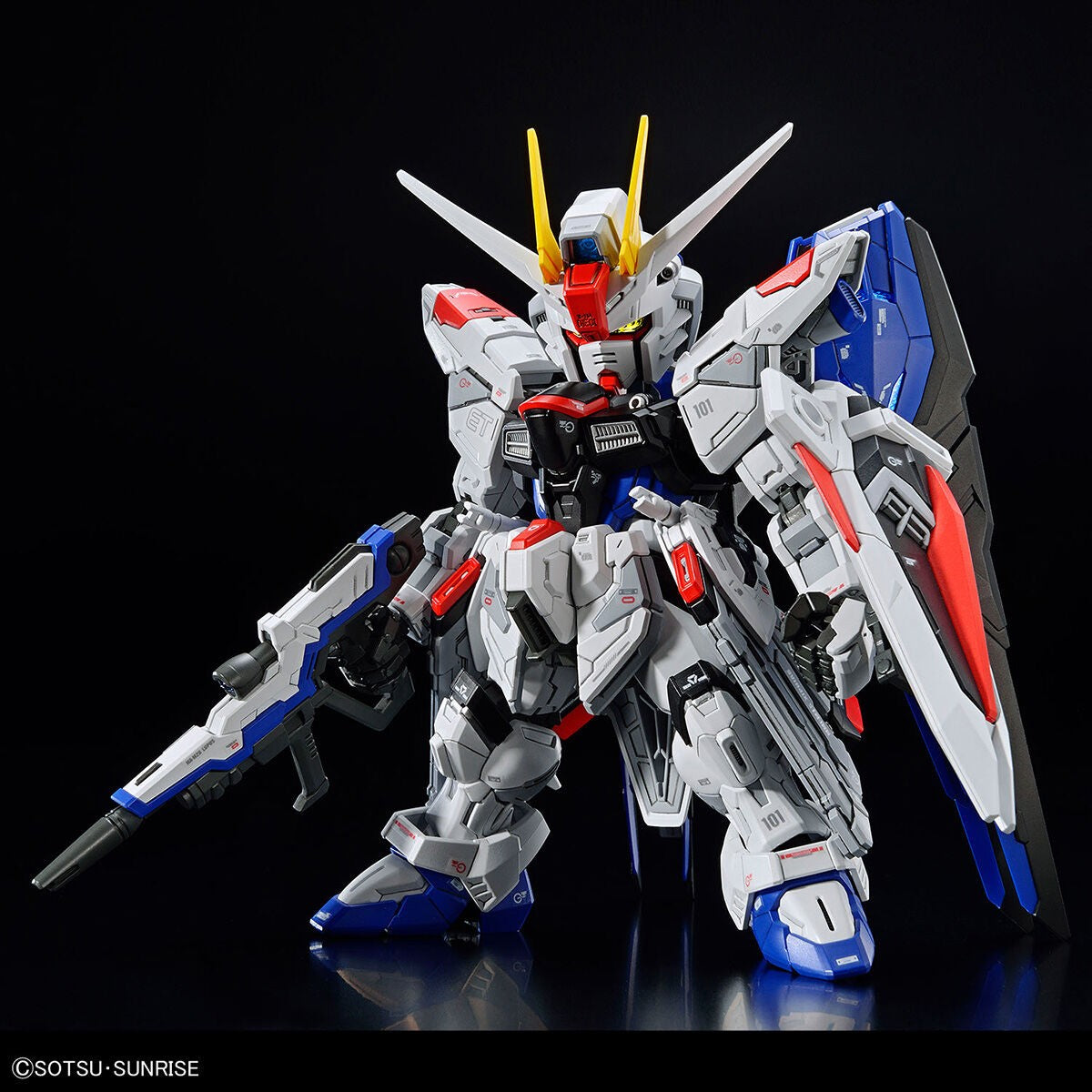 MGSD Freedom Gundam – Bandai – front