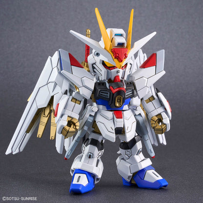 SDCS Mighty Strike Freedom Gundam – Bandai – front alternative