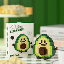 Avocado – CLC 8922 micro block set – retail box next to the assembled avocado