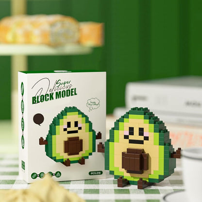 Avocado – CLC 8922 micro block set – retail box next to the assembled avocado