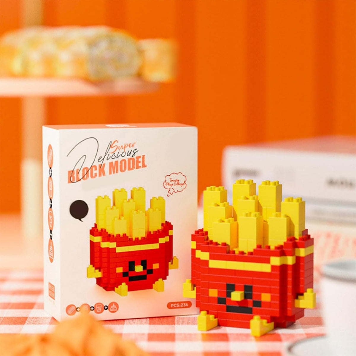 Fries – CLC 8924 micro block set – retail box next to the assembled fries