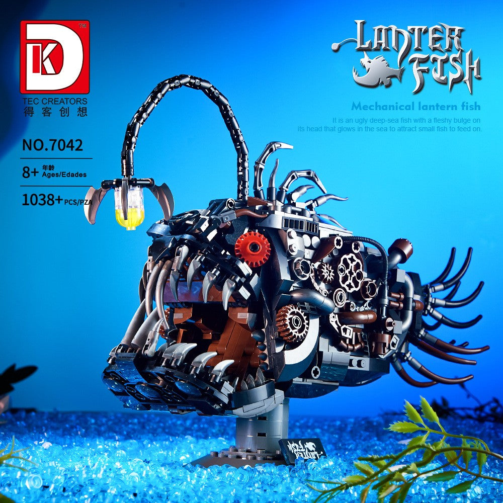 Mechanical Lantern Fish – DK 7042 building set – box artwork with model number and piece count