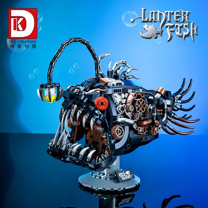 Mechanical Lantern Fish – DK 7042 building set – front view with the lantern