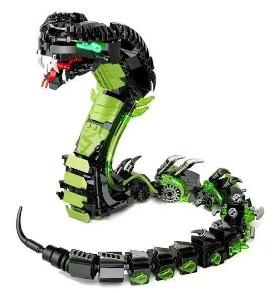 Mechanical Spectacled Cobra – DK 7052 building set – close-up of the raised head