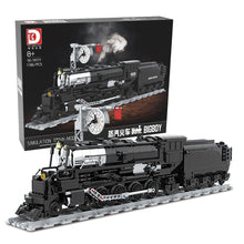 Big Boy Steam Locomotive – DK 80014 building set – assembled locomotive and tender next to the retail box