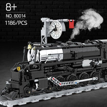 Big Boy Steam Locomotive – DK 80014 building set – assembled locomotive on its track section