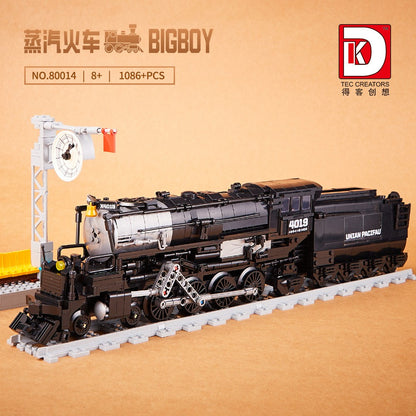 Big Boy Steam Locomotive – DK 80014 building set – side view on the track section