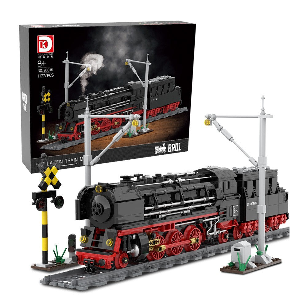 BR01 Steam Locomotive – DK 80016 building set – assembled locomotive next to the retail box
