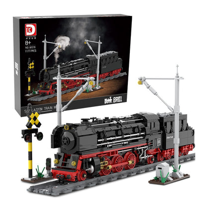 BR01 Steam Locomotive – DK 80016 building set – assembled locomotive next to the retail box