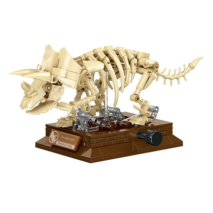 Triceratops Skeleton – JIESTAR 57036 building set – assembled skeleton on its museum display base