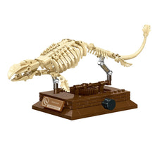 Mosasaurus Skeleton – JIESTAR 57037 building set – assembled skeleton on its museum display base