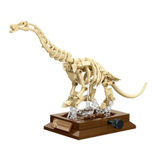 Brachiosaurus Skeleton – JIESTAR 57040 building set – assembled skeleton on its museum display base