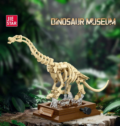 Brachiosaurus Skeleton – JIESTAR 57040 building set – assembled skeleton in a museum display scene