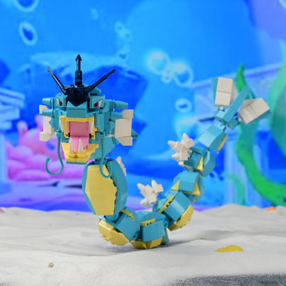 Gyarados – Keeppley B0110 Pokémon building set – assembled model in an underwater setting