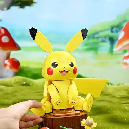 Pikachu – Keeppley K20236 Pokémon building set – assembled model with a hand for scale