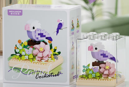 Cockatiel – MEKANSM K396 micro block set – retail box and the assembled cockatiel in its dust cover