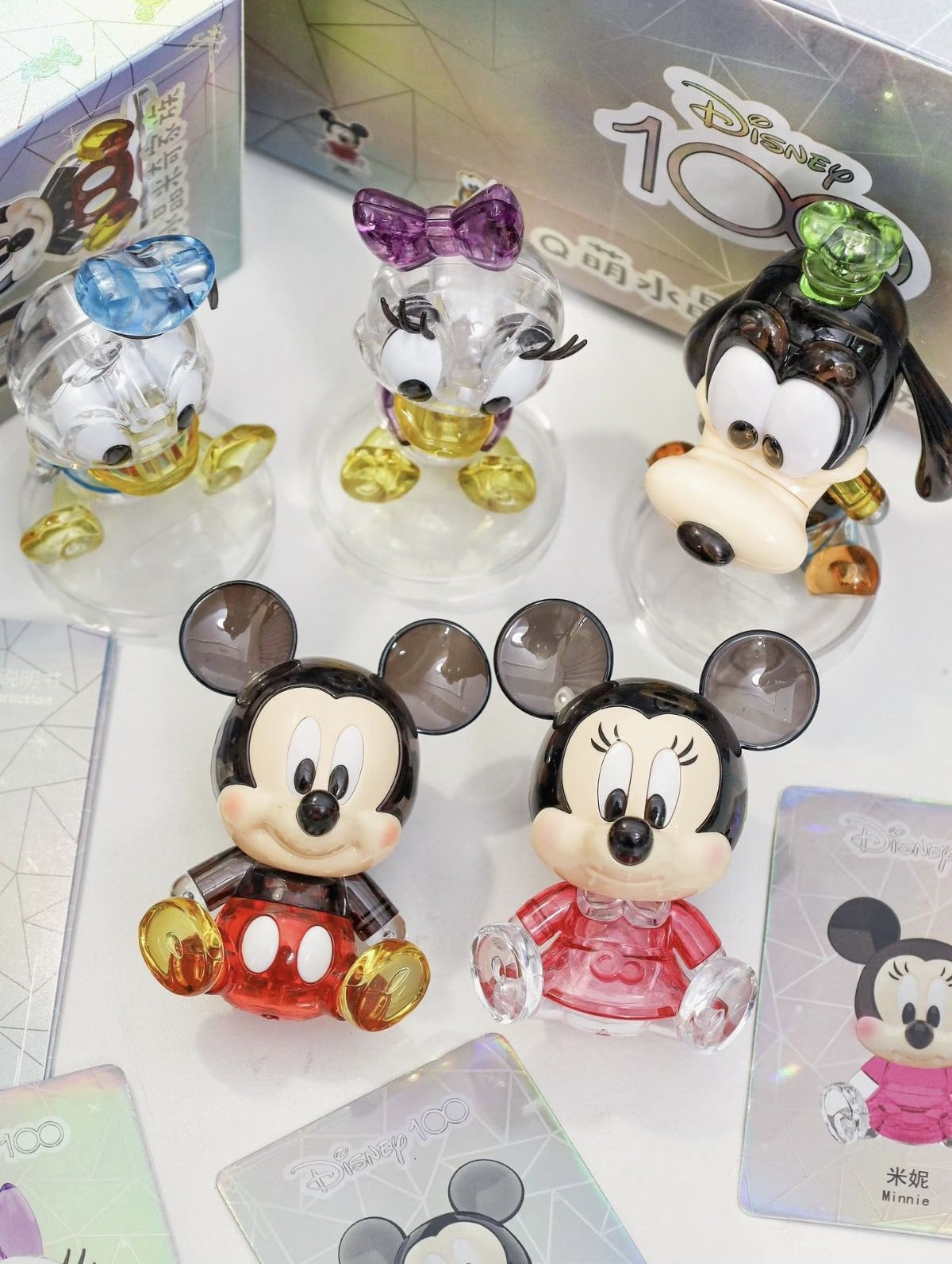 Q-Cute Mickey Family – MGL Toys Disney 100 Crystal Blind Box – Mickey, Minnie, Donald, Daisy and Goofy with boxes and character cards