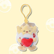 Togepi – Potdemiel Pokémon heart plush keychain – styled view