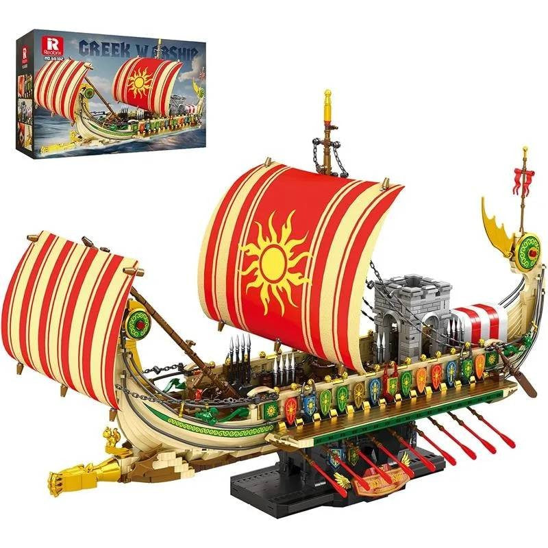 Greek Warship – Reobrix 66102 building set – assembled ship next to the retail box