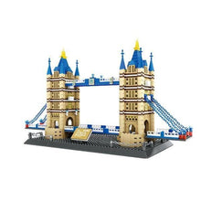 Tower Bridge – WANGE 5215 architecture building set – assembled bridge on its road and river base