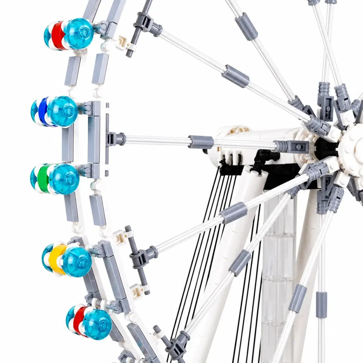 The London Eye – WANGE 6215 architecture building set – close-up of the capsules and spokes