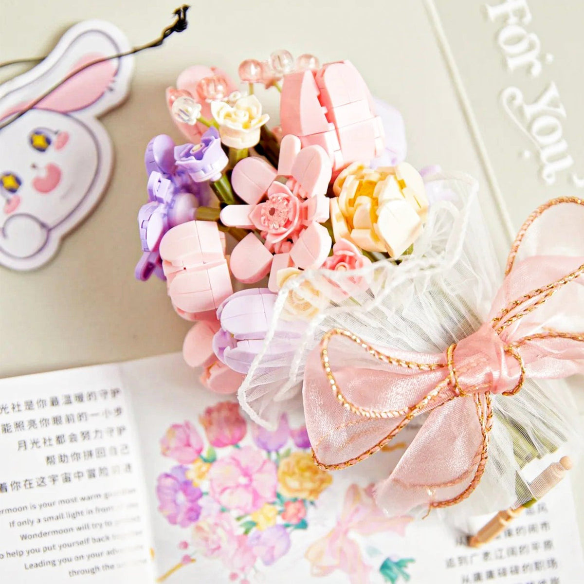 Wonder Moon 804216 The Gorgeous Blooms flower case – lifestyle