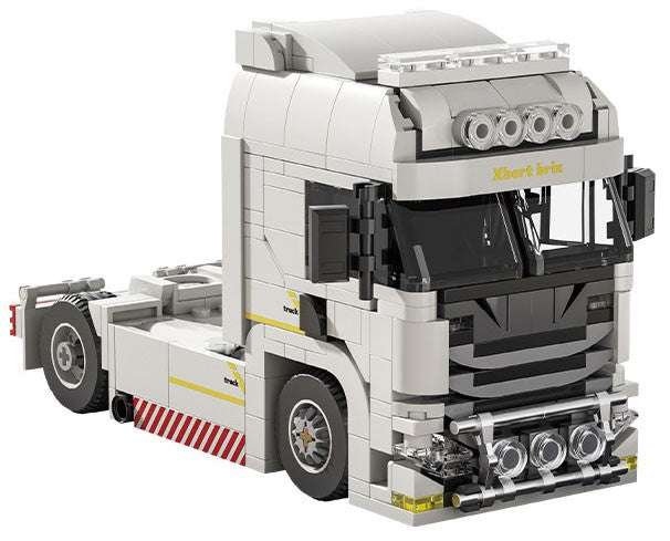 European Truck – Xbert 66032 building set – three-quarter view